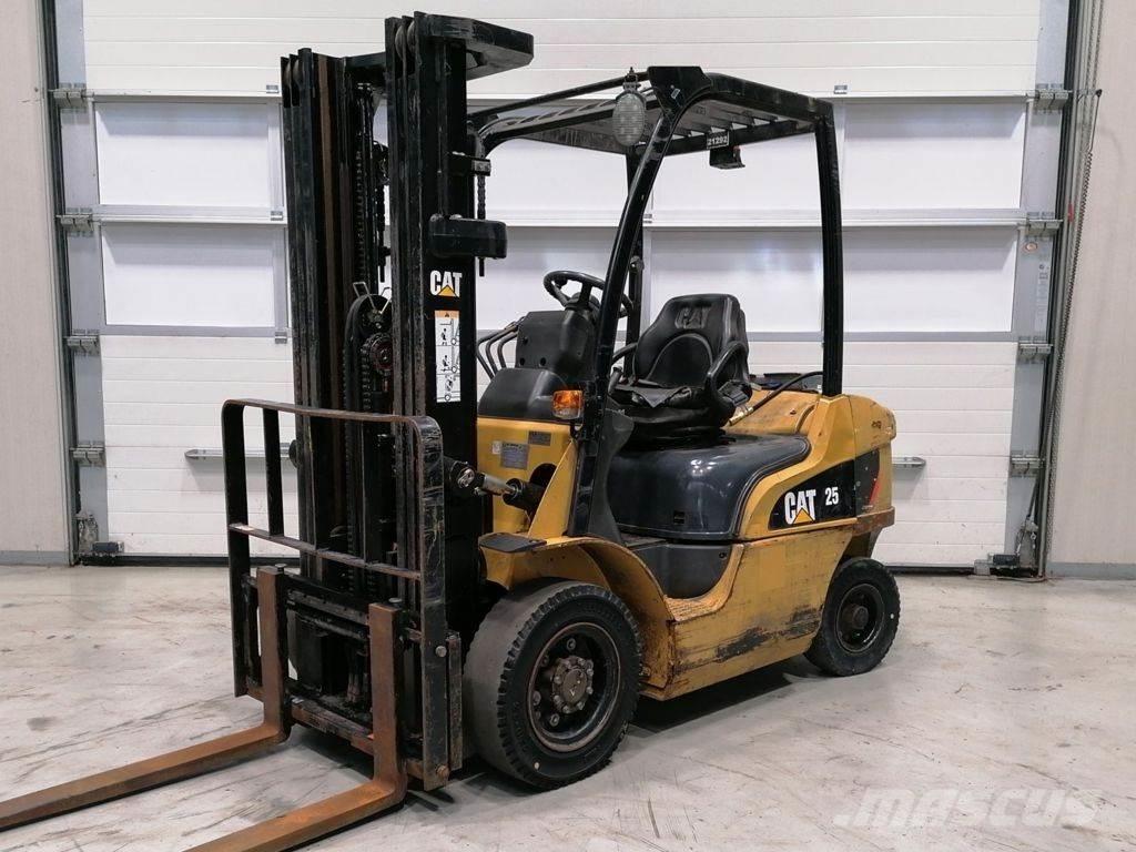 CAT GP25N Stivuitor GPL