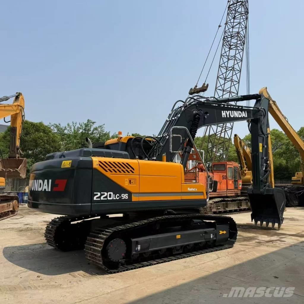 Hyundai R220LC-9S Excavatoare 7t - 12t