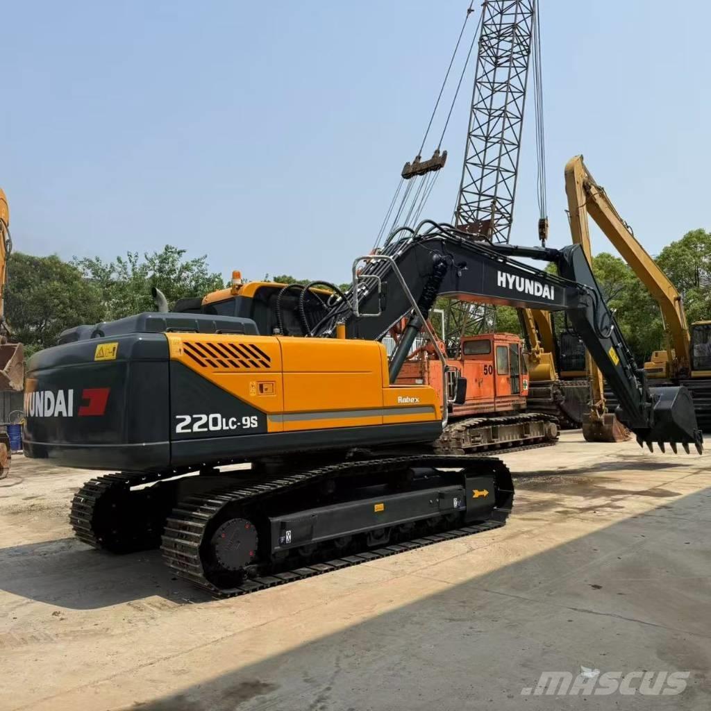 Hyundai R220LC-9S Excavatoare 7t - 12t