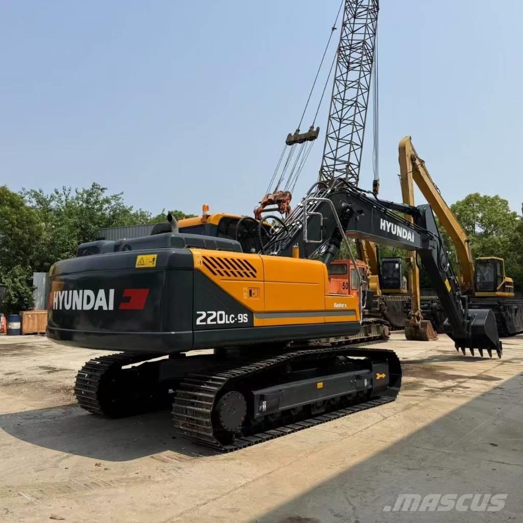 Hyundai R220LC-9S Excavatoare 7t - 12t