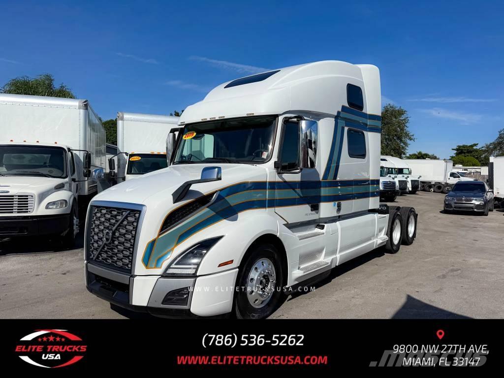 Volvo Commercial VNL Autotractoare