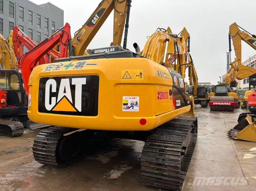 CAT 323 D Excavatoare pe șenile
