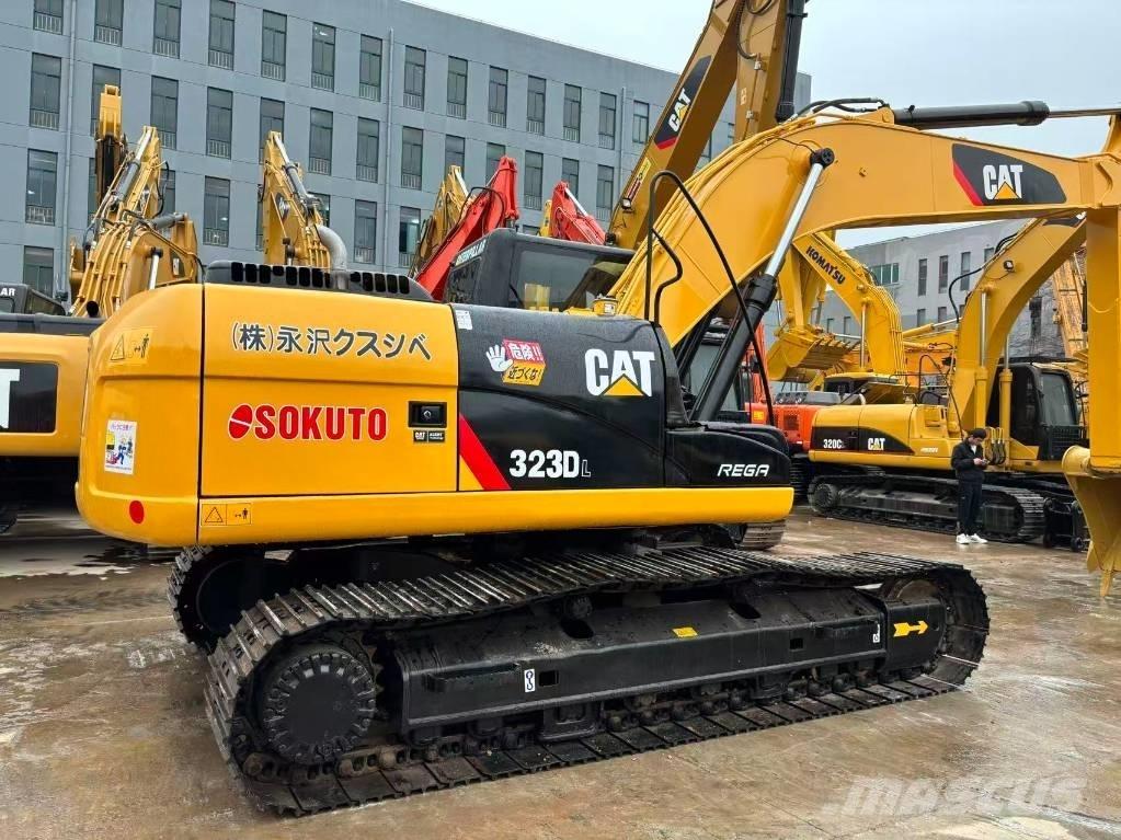 CAT 323 D Excavatoare pe șenile
