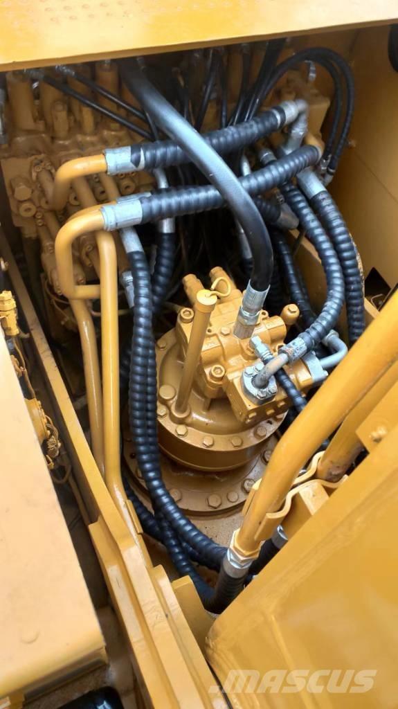 CAT 320D2 Excavatoare pe șenile
