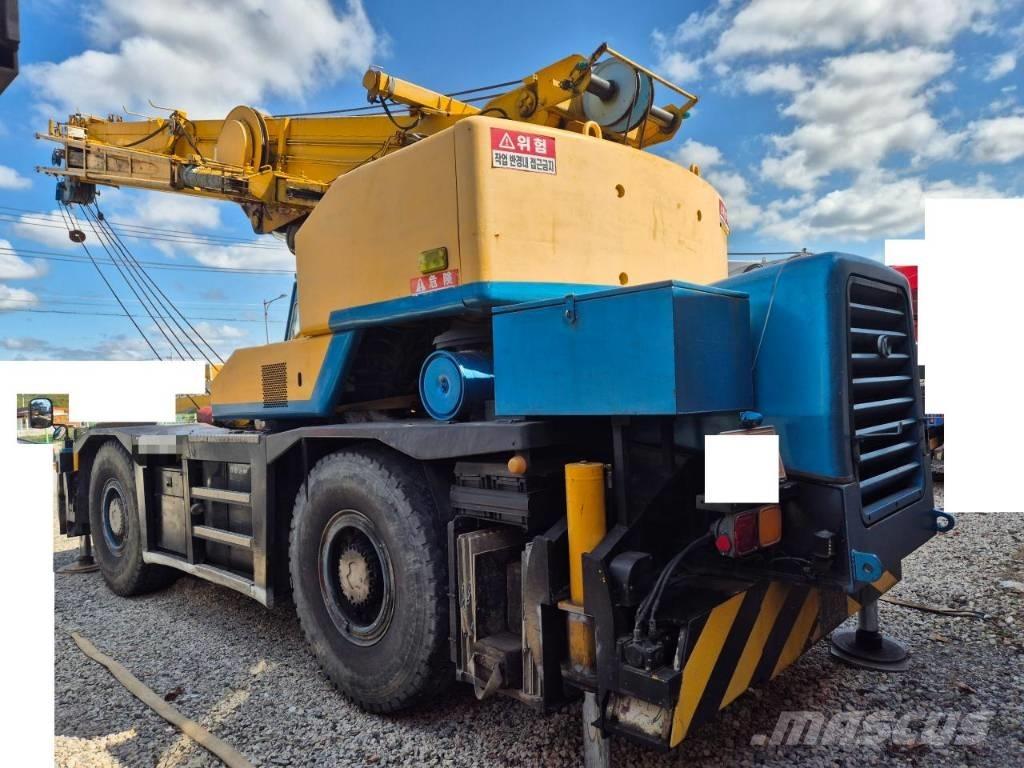 Kato KR 35 H Macara teren accidentat