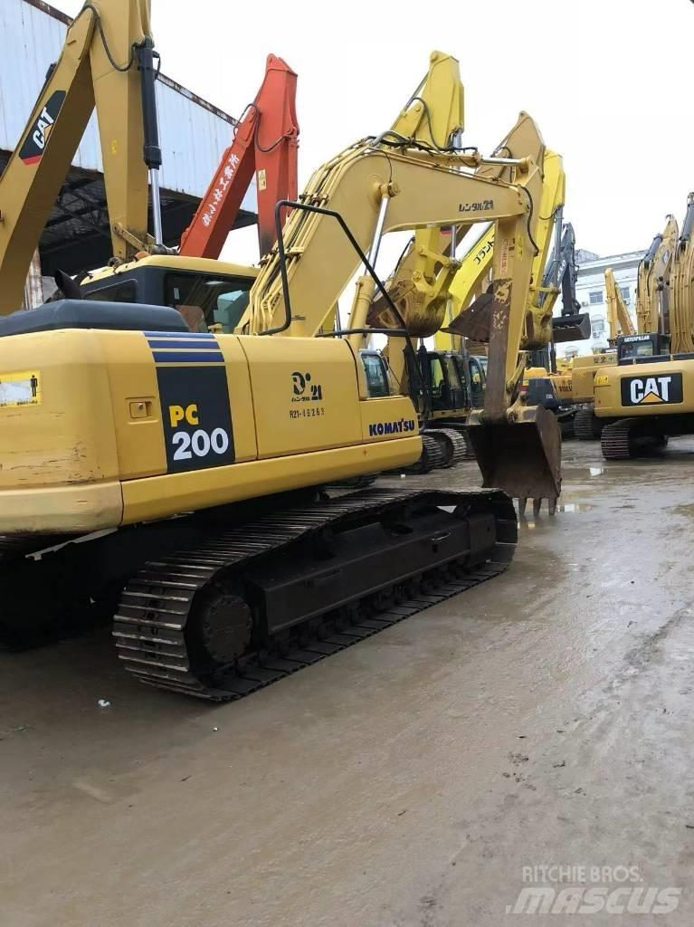 Komatsu 200-7 Excavatoare pe șenile
