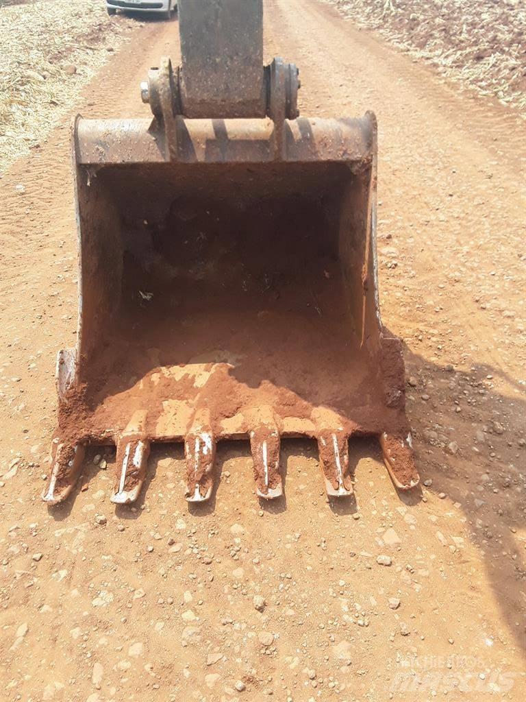 CAT 318D2L Excavatoare pe șenile
