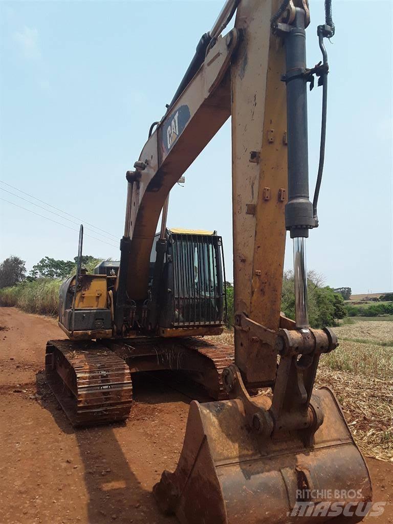 CAT 318D2L Excavatoare pe șenile
