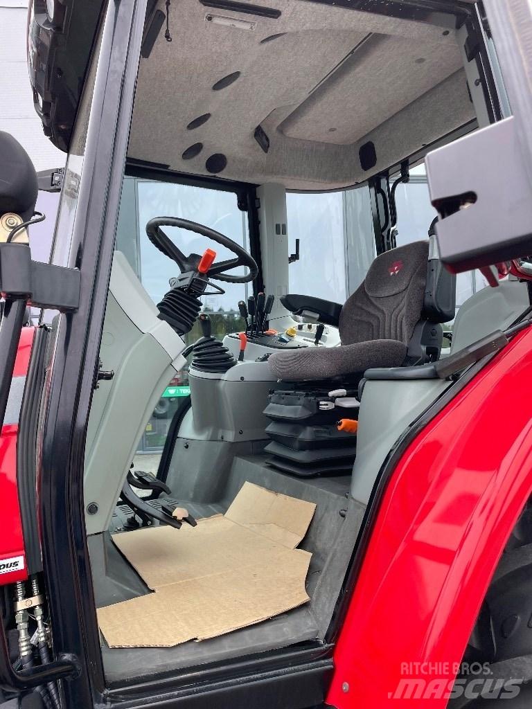 Massey Ferguson 5445 Tractoare