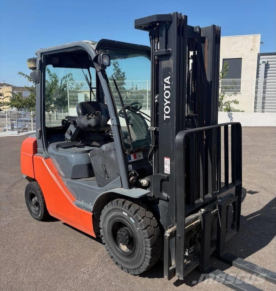 Toyota 02-8 FDF 25 Stivuitor diesel