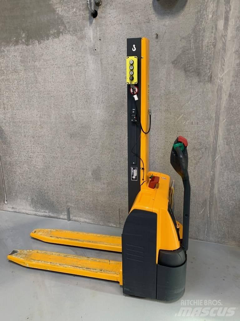 Jungheinrich EMC 110 Transpaleta manuala