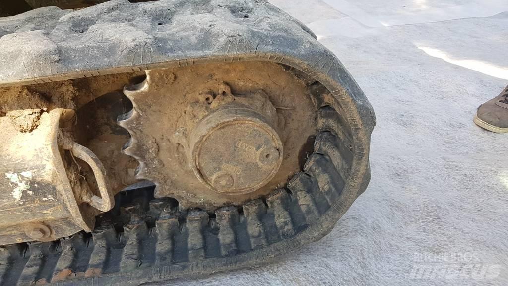 Komatsu PC24MR-5 Mini excavatoare < 7t