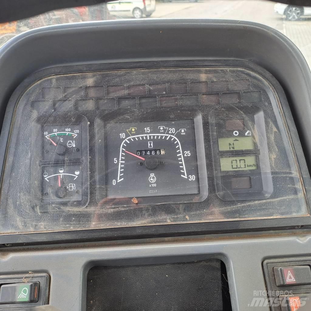 New Holland TS 110 Tractoare