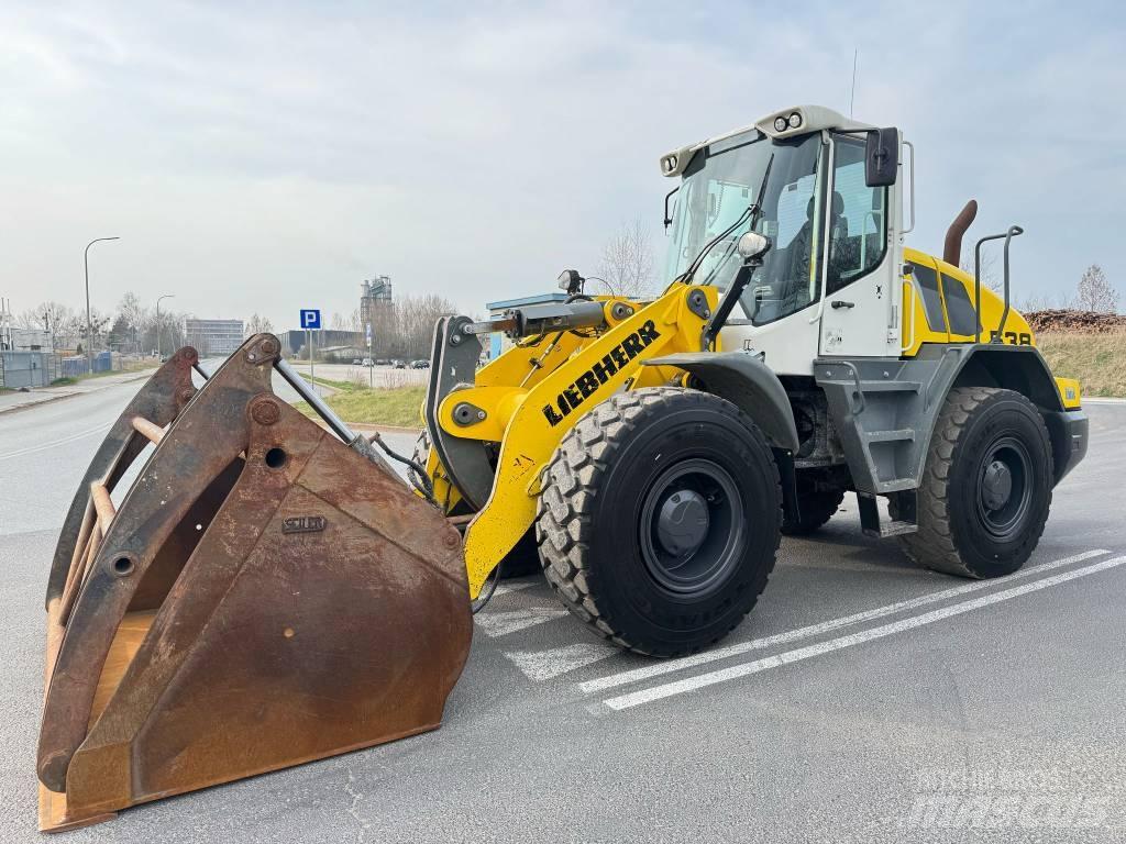 Liebherr L 538 Incarcator pe pneuri