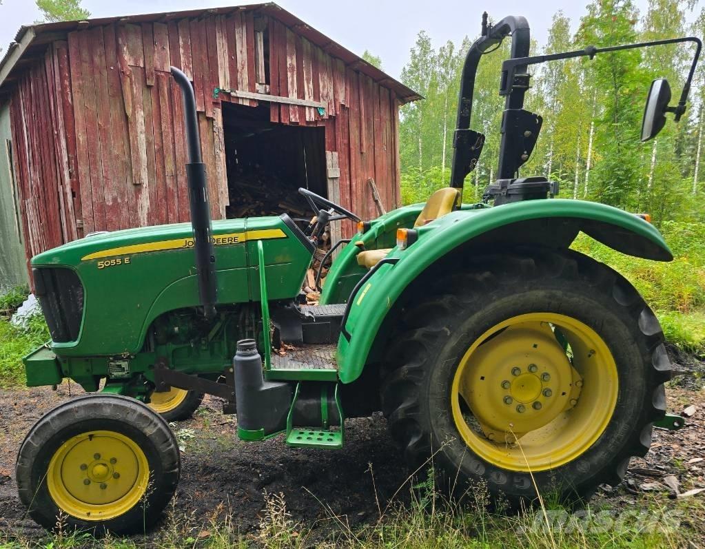John Deere 5055 E Tractoare