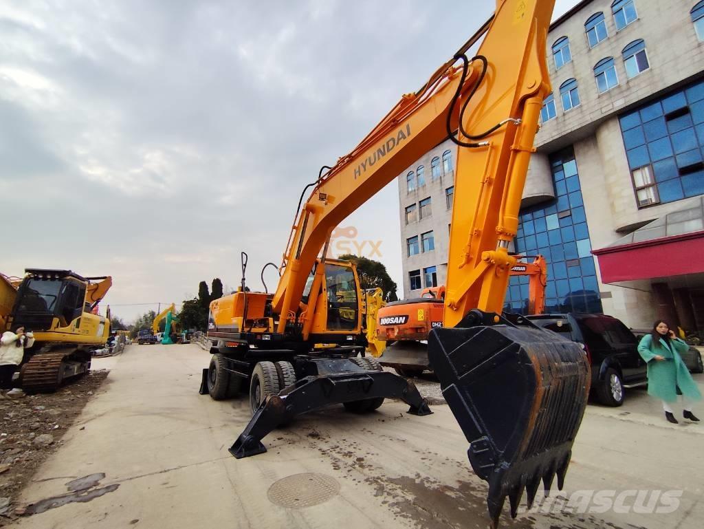 Hyundai 210W-9 Excavatoare cu roti