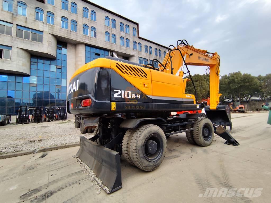 Hyundai 210W-9 Excavatoare cu roti