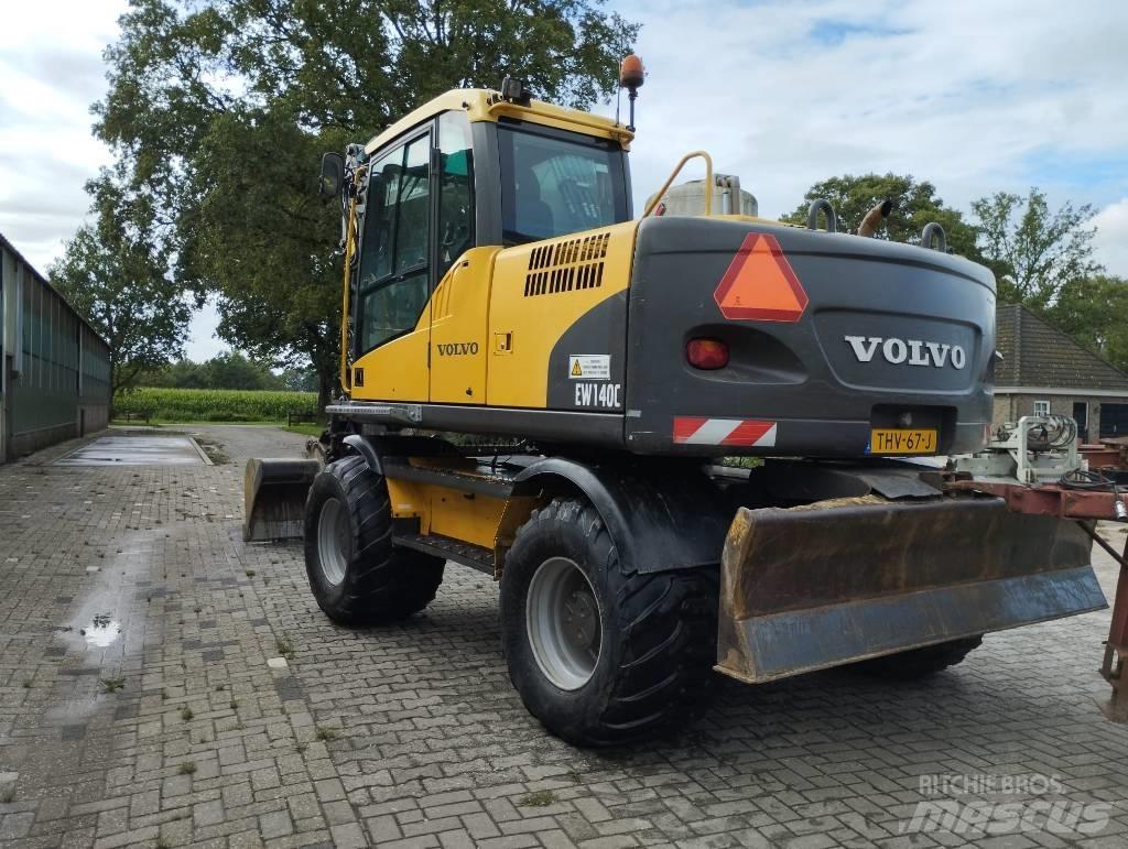 Volvo EW 140 C Excavatoare cu roti