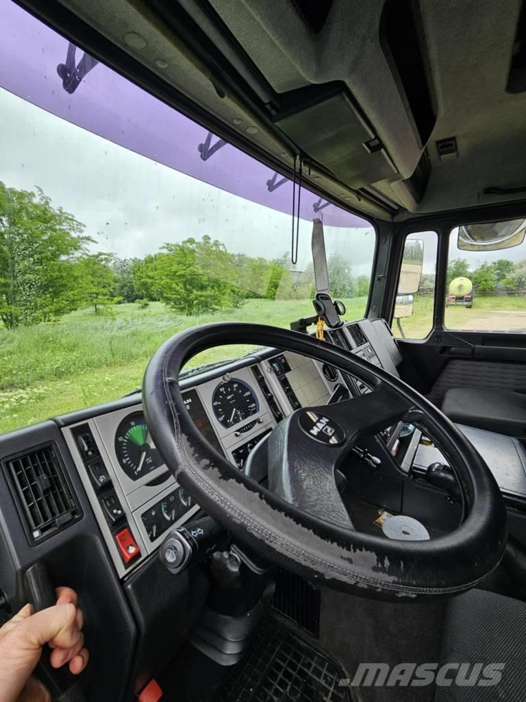 MAN F 2000 Autotractoare