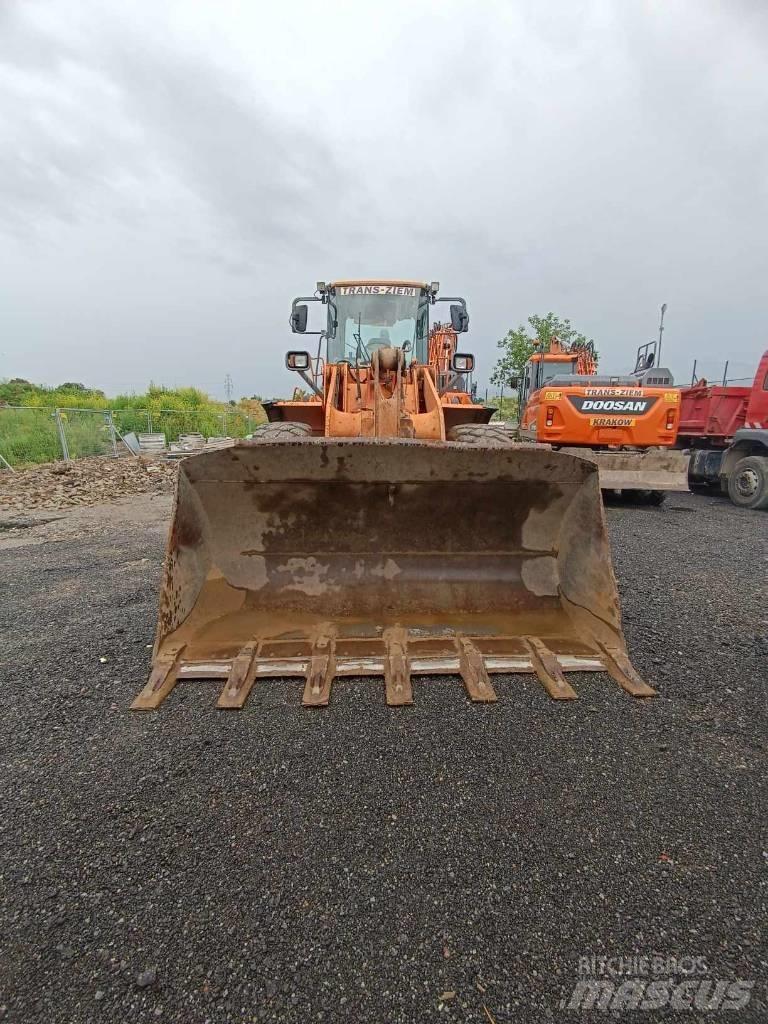 Doosan DL 350 Incarcator pe pneuri
