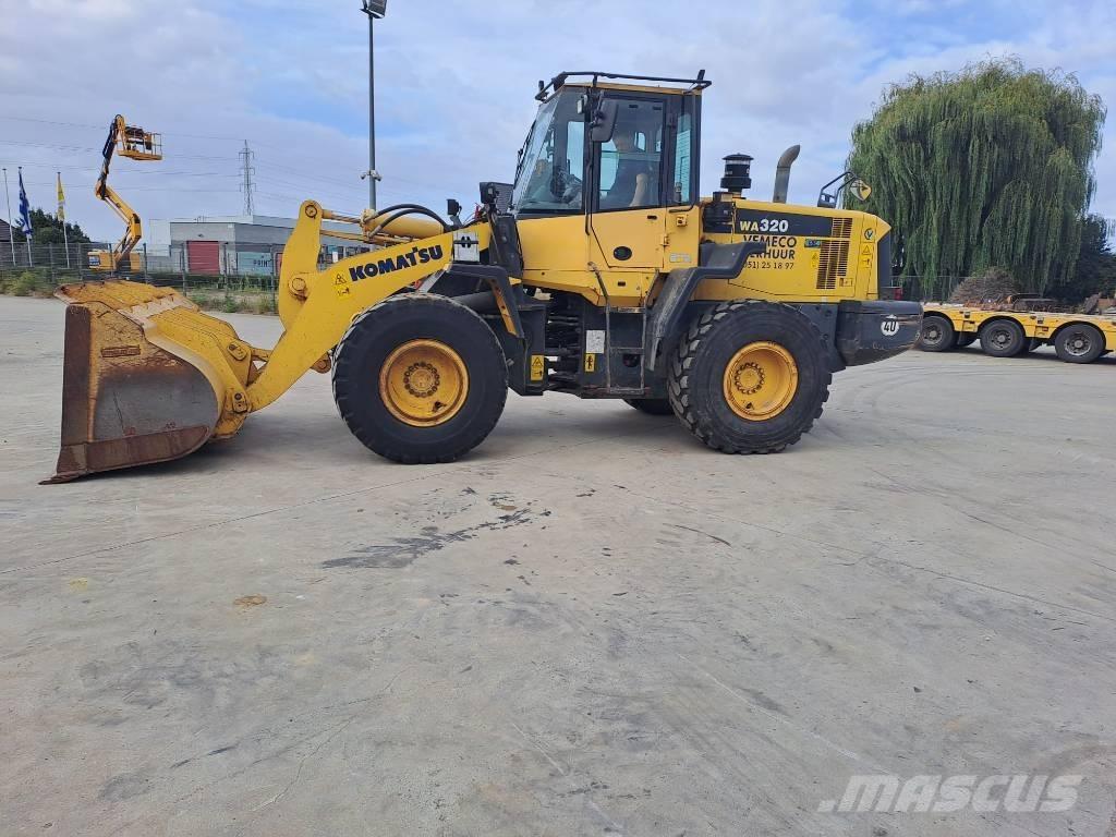 Komatsu WA 320-6 Incarcator pe pneuri