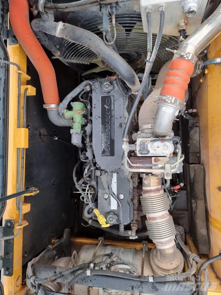 Hyundai HX 300 L Excavatoare pe șenile
