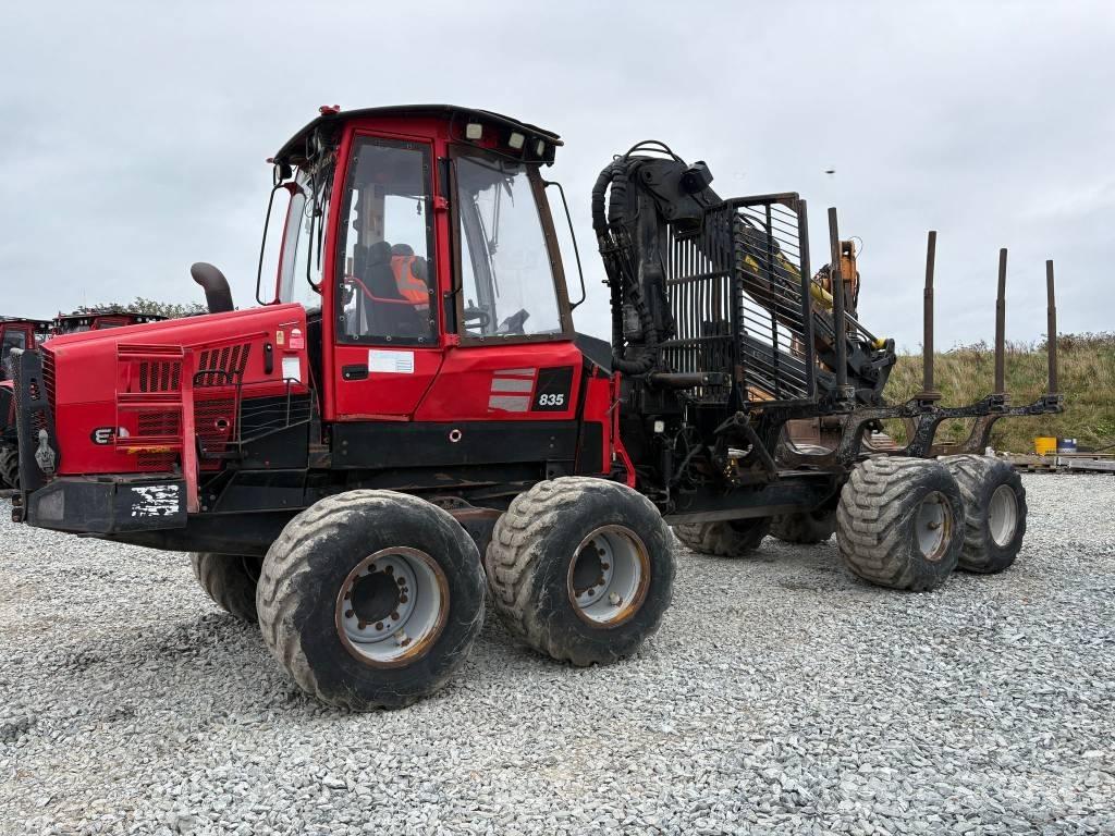 Komatsu 835 Transportoare
