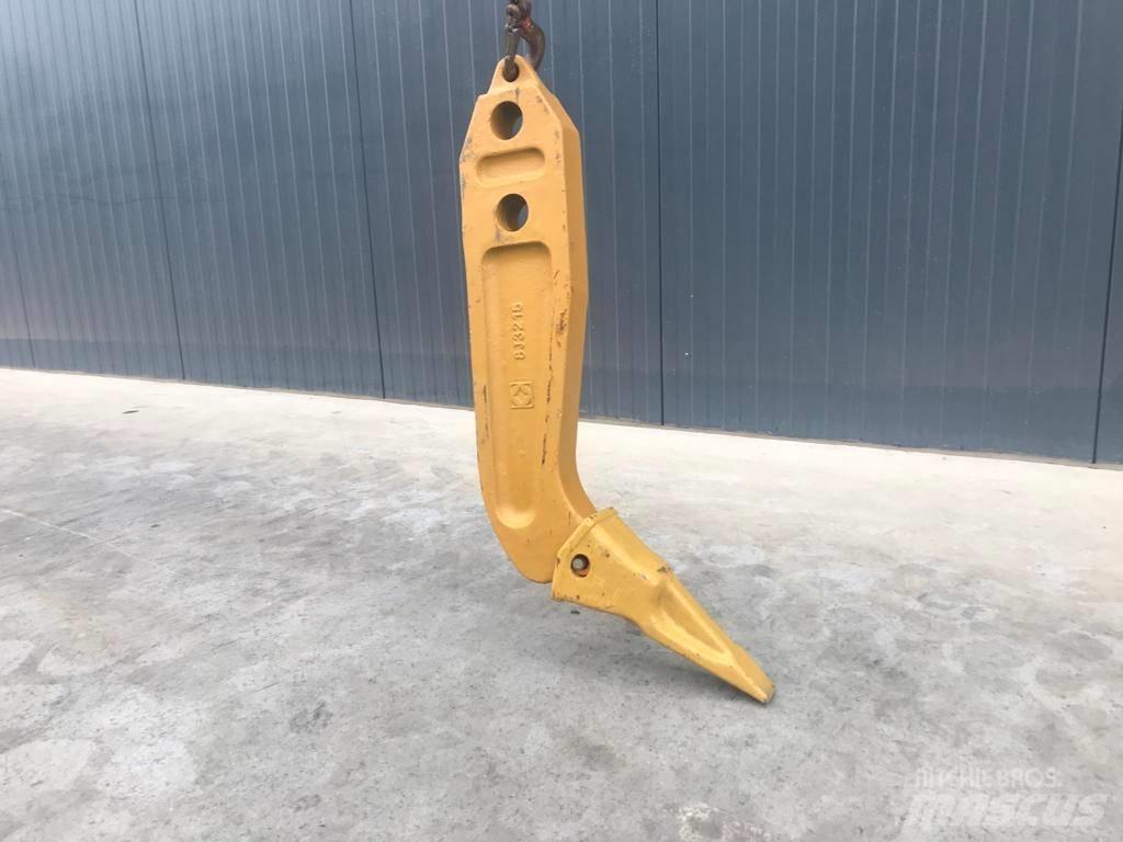 Komatsu D65 Shank Scarificatoare