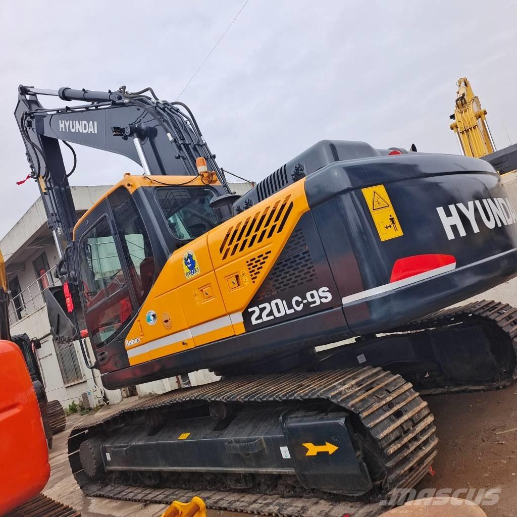 Hyundai 220 LC-9 Excavatoare pe șenile
