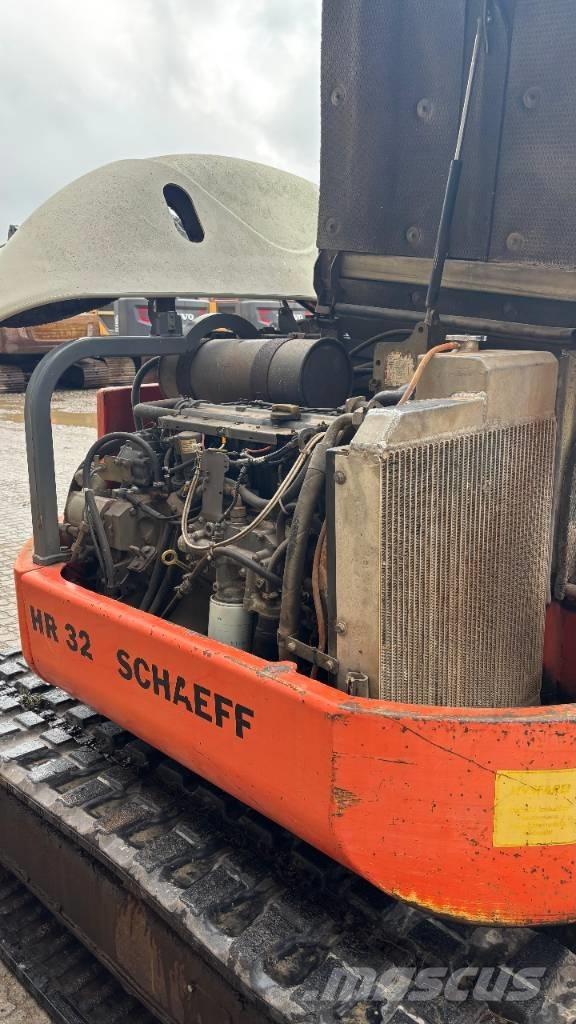 Schaeff HR 32 Excavatoare 7t - 12t