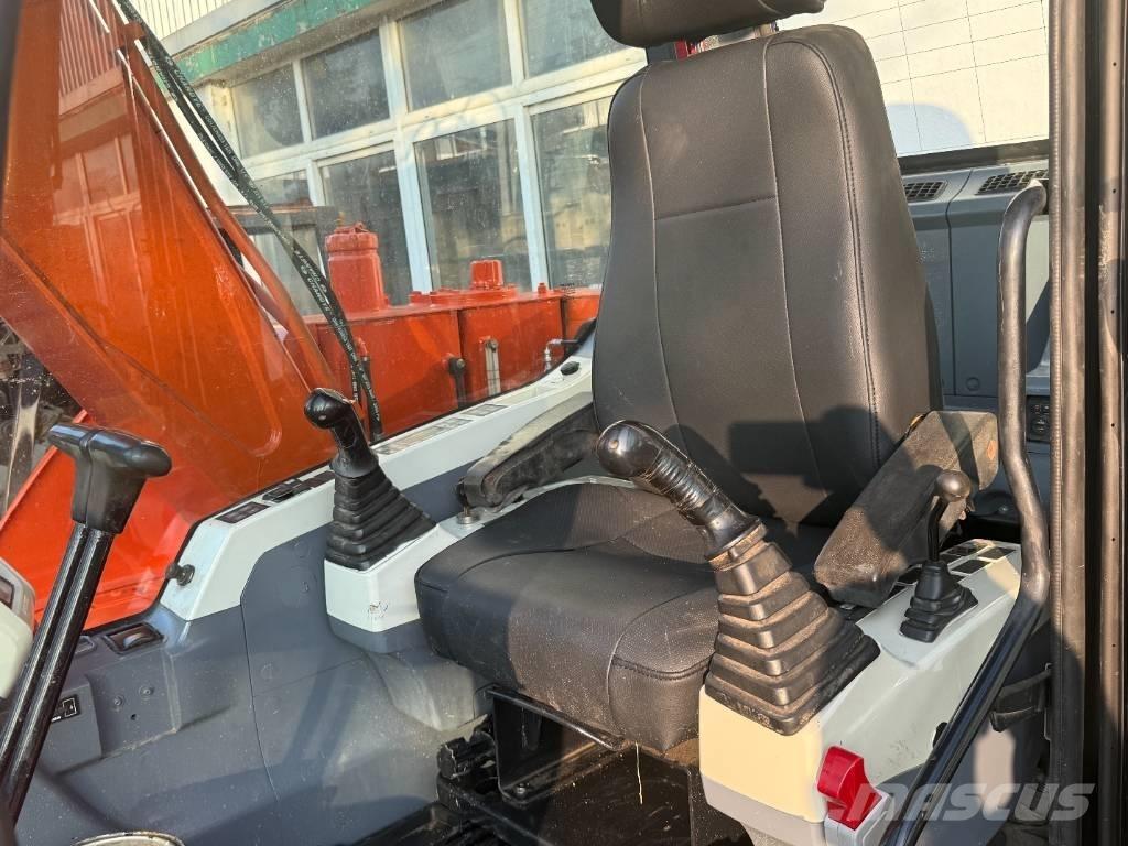 Doosan DX 75 Excavatoare pe șenile
