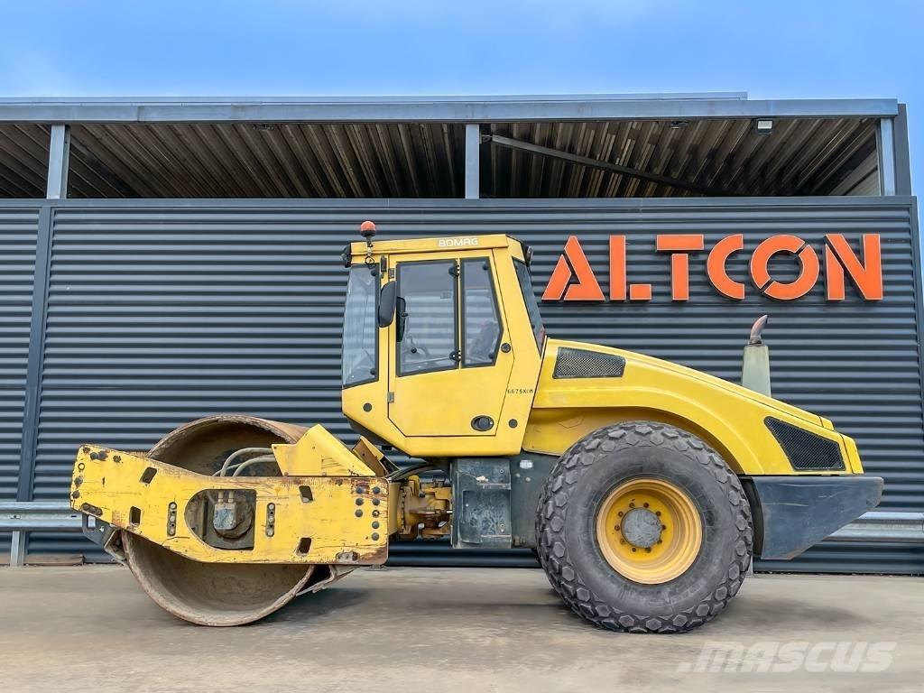 Bomag BW 213 DH-4 Compactoare monocilindrice