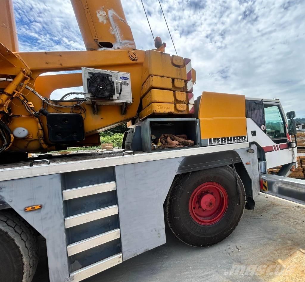 Liebherr LTM 1055 Macara pentru orice teren