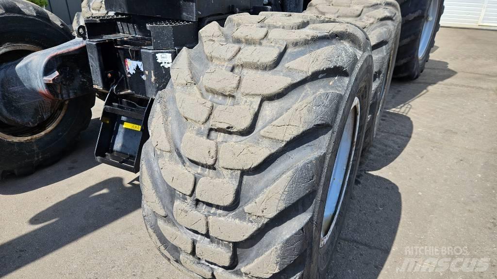 Komatsu 911 Combine forestiere