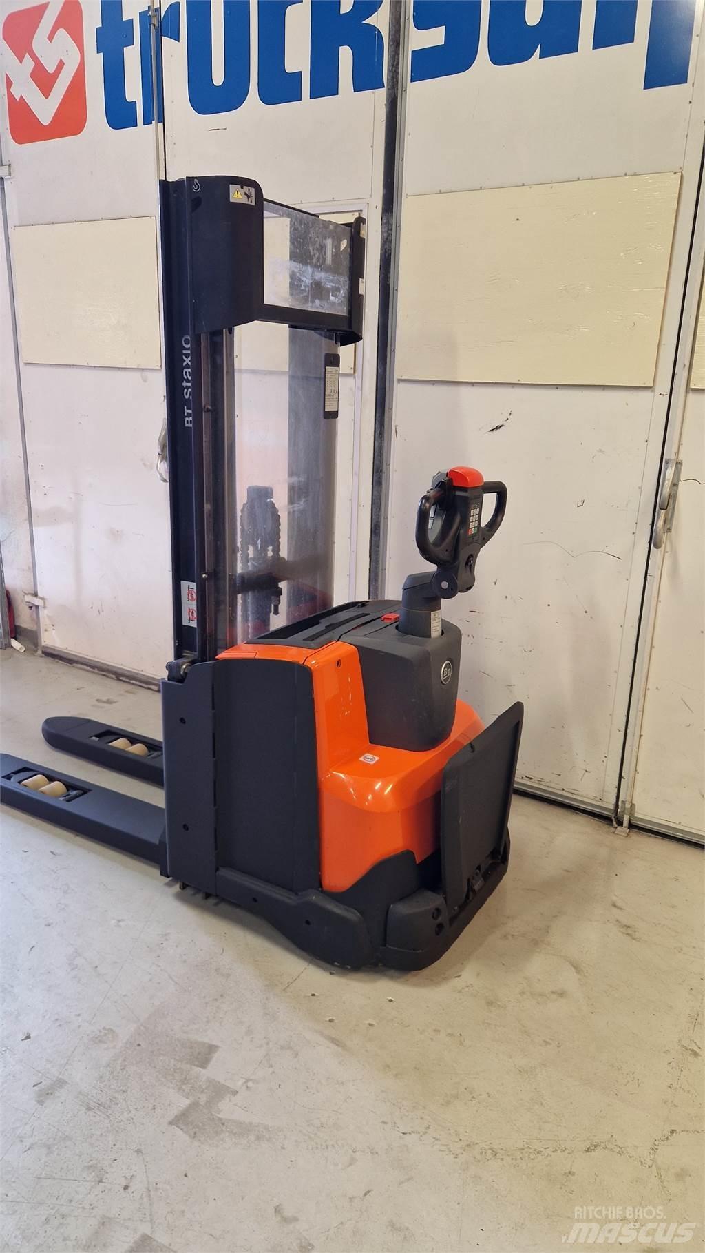 Toyota SWE140L Transpaleta manuala