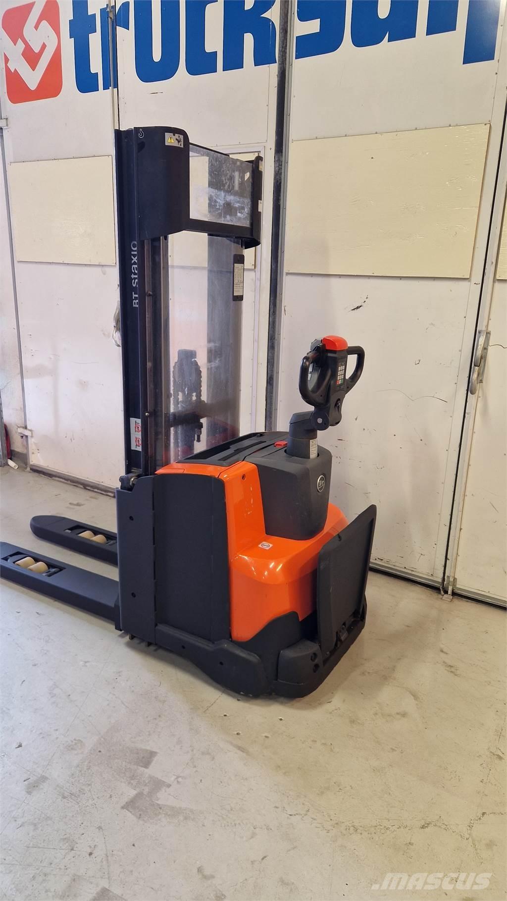 Toyota SWE140L Transpaleti autopropulsanti