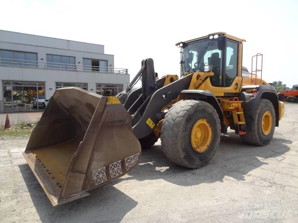 Volvo L 120 H Incarcator pe pneuri