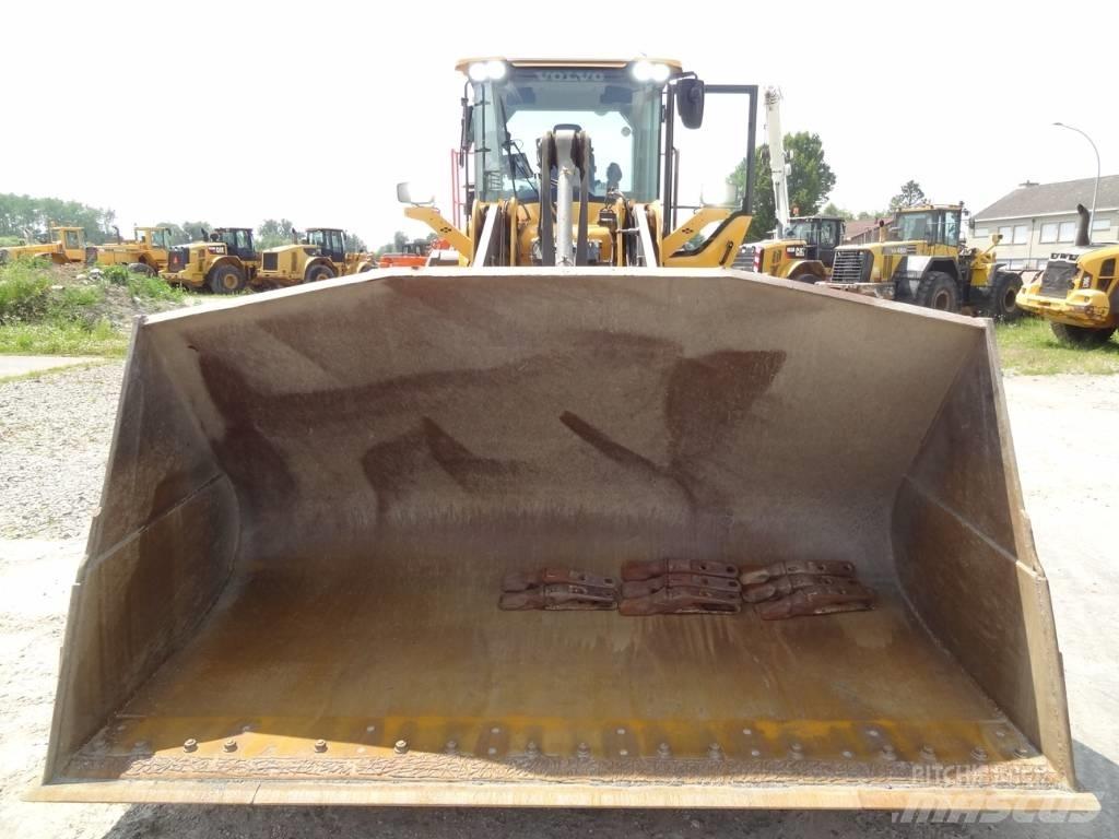 Volvo L 120 H Incarcator pe pneuri
