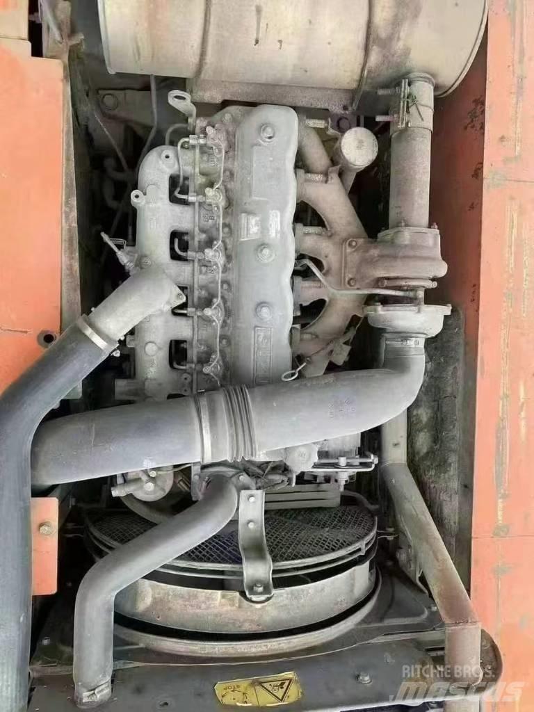 Hitachi ZX240 Excavatoare pe șenile
