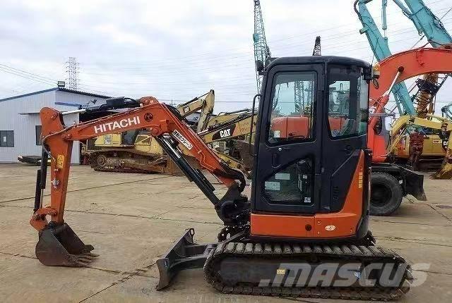 Hitachi 30 Excavatoare pe șenile
