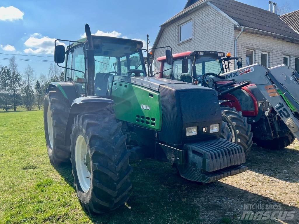 Valtra 8450 Tractoare