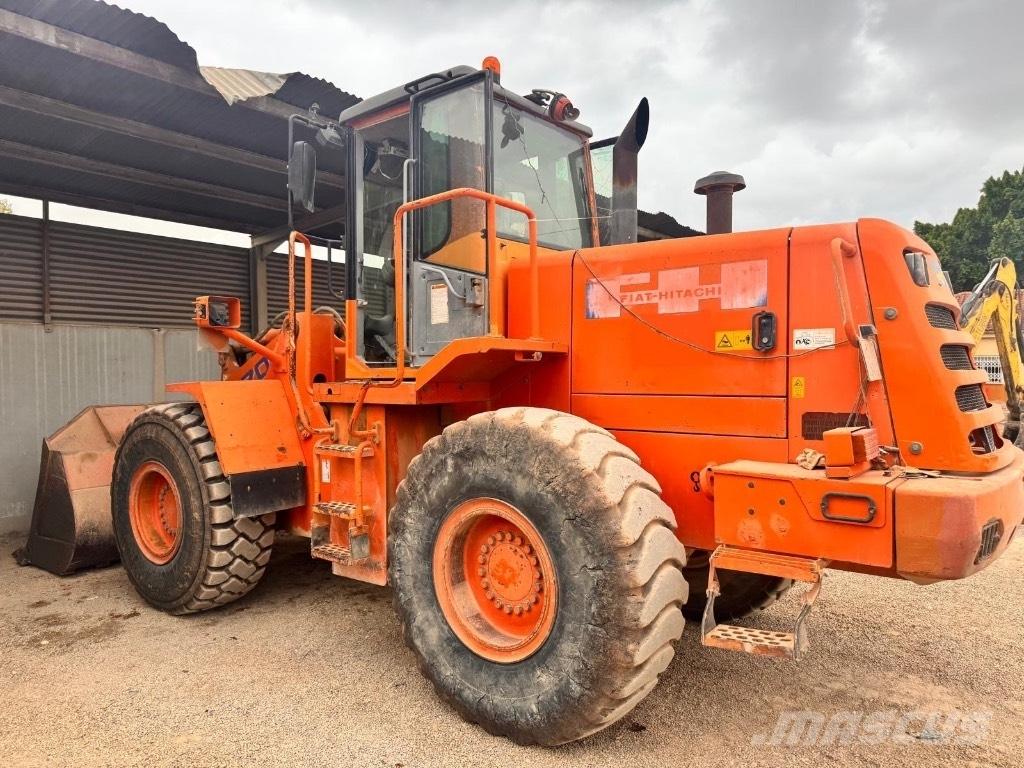 Hitachi W 170 Incarcator pe pneuri