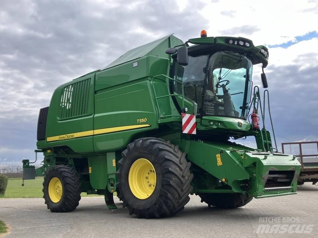 John Deere T550 Combine de secerat