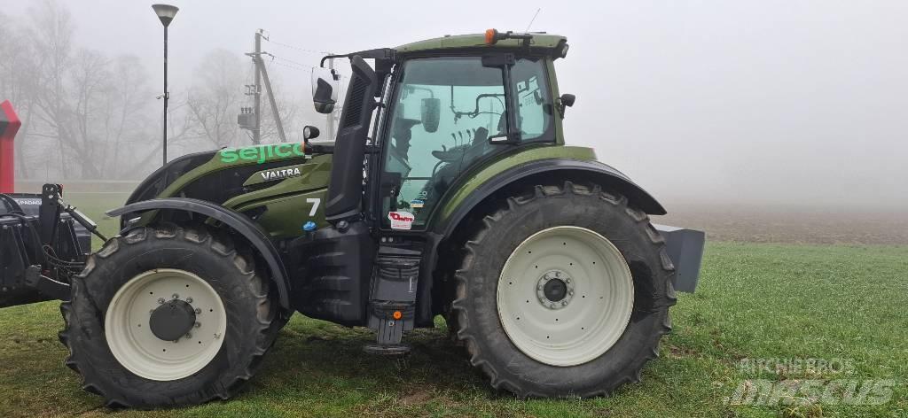 Valtra T235 active Tractoare