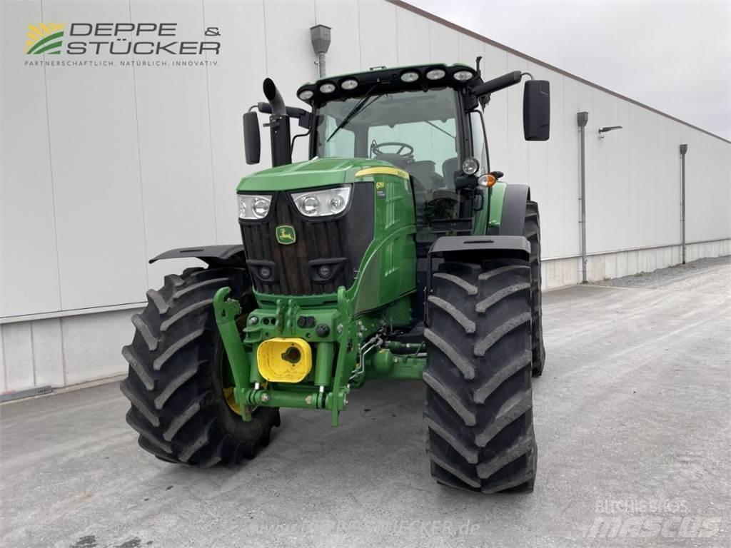 John Deere 6215R Tractoare