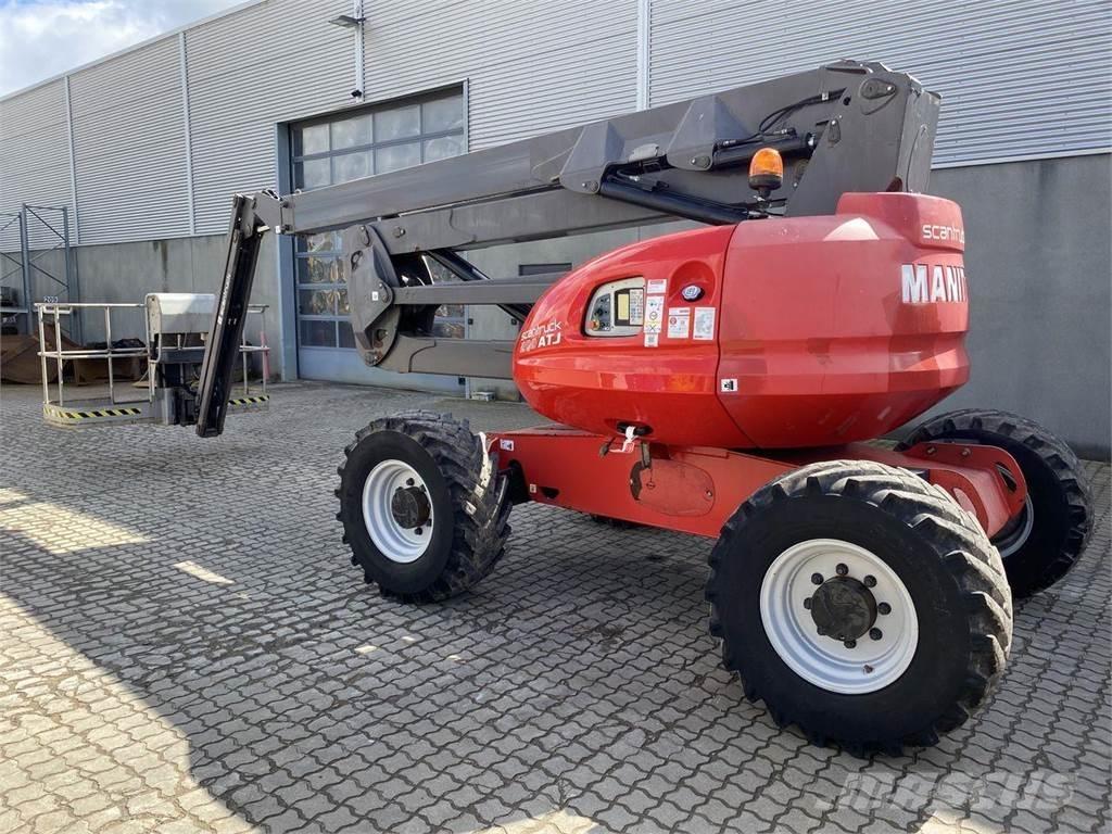 Manitou 200ATJ RC Nacele cu brat articulat