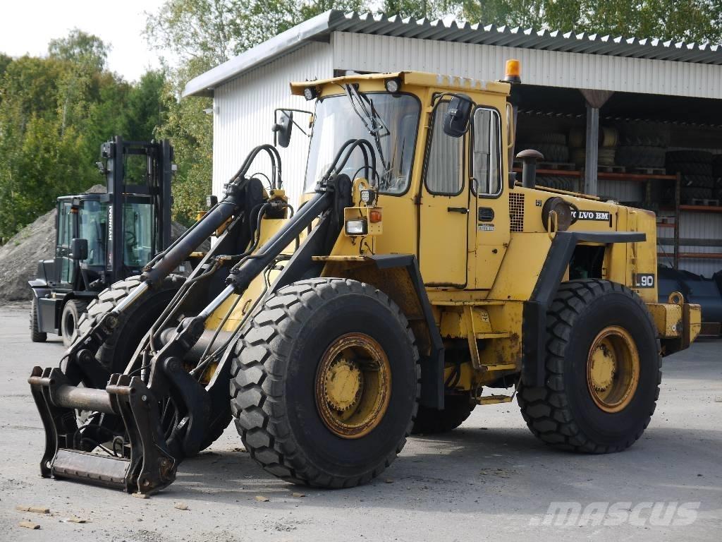 Volvo L 90 Incarcator pe pneuri