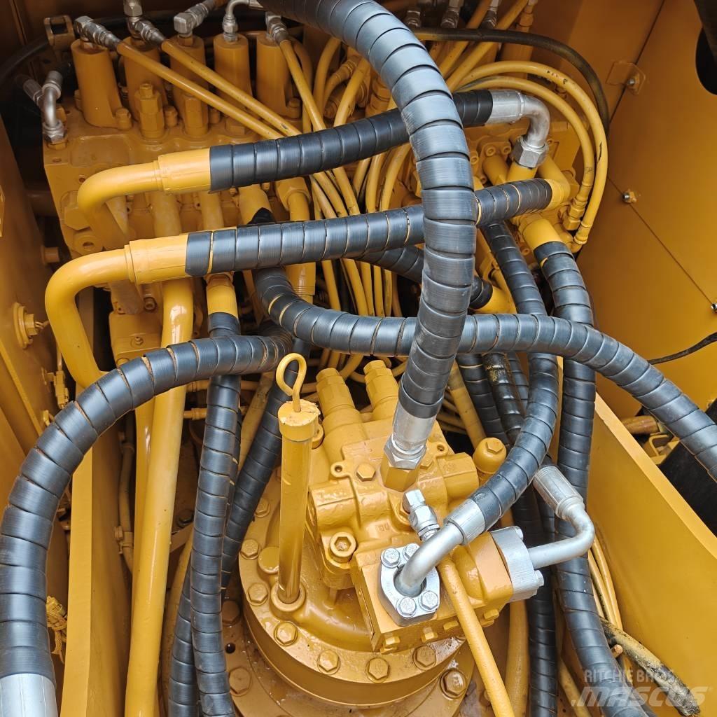 CAT 320D2 Excavatoare pe șenile

