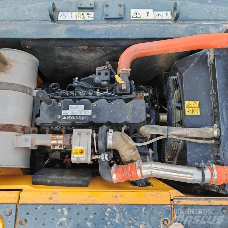 Hyundai 305L Excavatoare pe șenile
