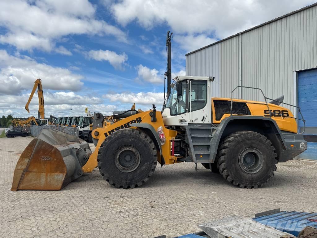 Liebherr L586 Incarcator pe pneuri